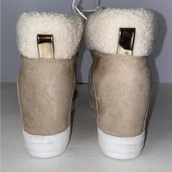 Guess Women’s Suede Hightop Faux Fur Sneakers Sz 7.5 WGSAMEE-R EUC - Picture 5 of 11